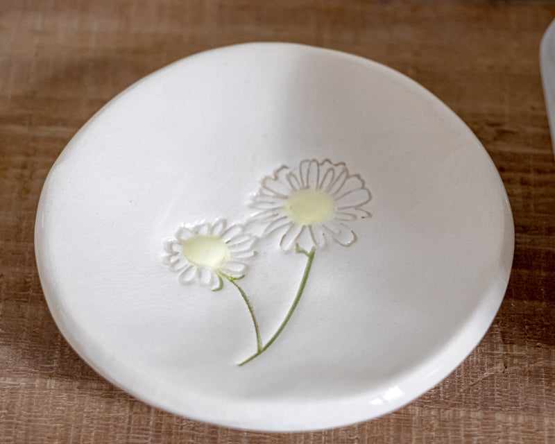 Birth Flower Ring Dish Ceramic April Daisy from Kitchen Supply